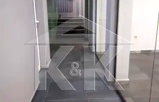 Магазин във Варна, Център