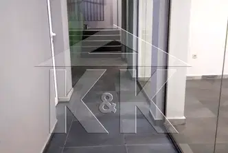 Магазин във Варна, Център