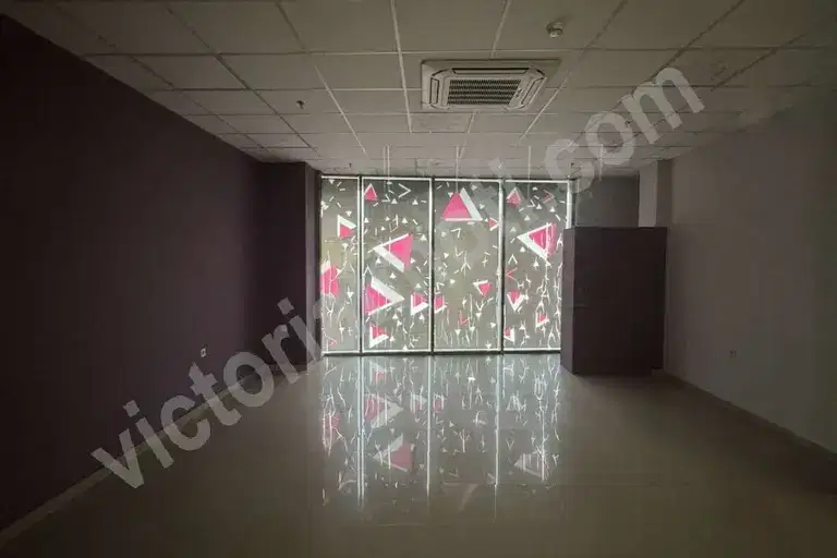 Магазин във Велико Търново, Център