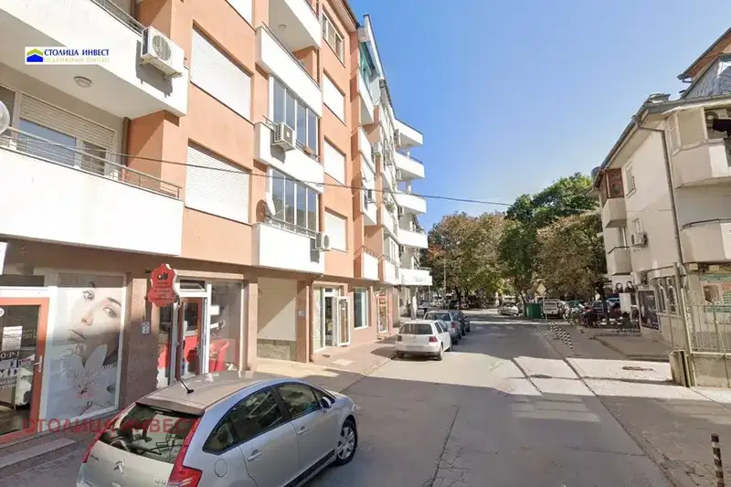 Магазин в Русе, Център
