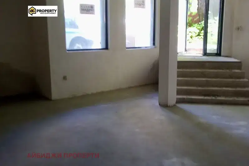 Магазин във Варна, Център