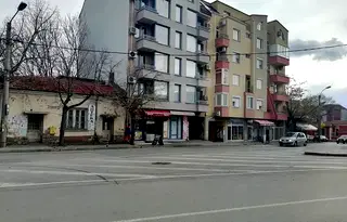 Магазин в Сливен, Център