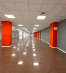Магазин в Раз, Център