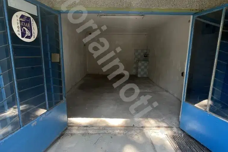 Shop in Veliko Tyrnovo, Cholakovci