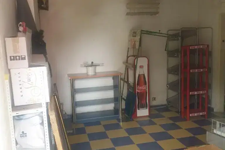 Магазин във Враца, Дъбника