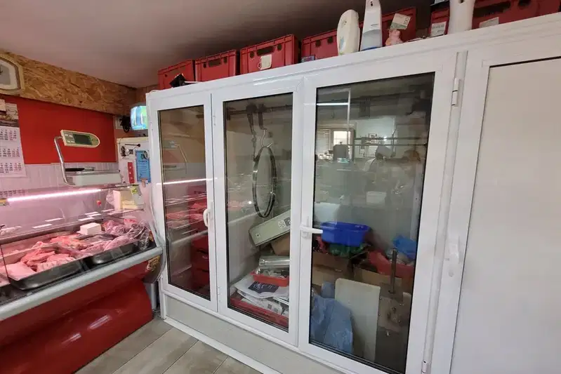 Shop in Pleven, Idealen Centyr