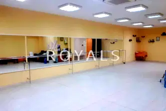 Магазин във Варна, Младост 2