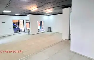 Магазин в Русе, Родина 1