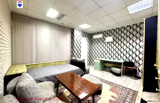 Магазин в Русе, Родина 2