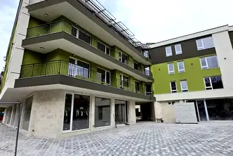 Магазин в Плевен, Широк център