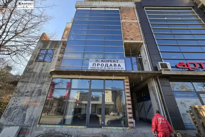 Магазин в Плевен, Широк център