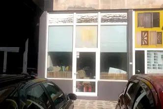 Магазин в Русе, Широк център