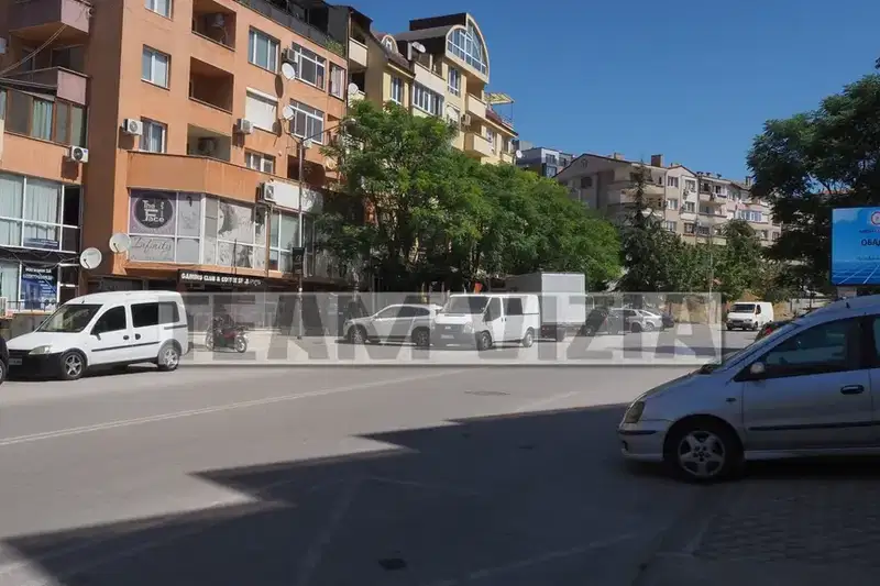 Магазин в Благоев, Широк център
