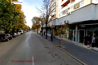 Магазин в Русе, Широк център