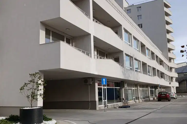 Магазин в Пловдив, Съдийски