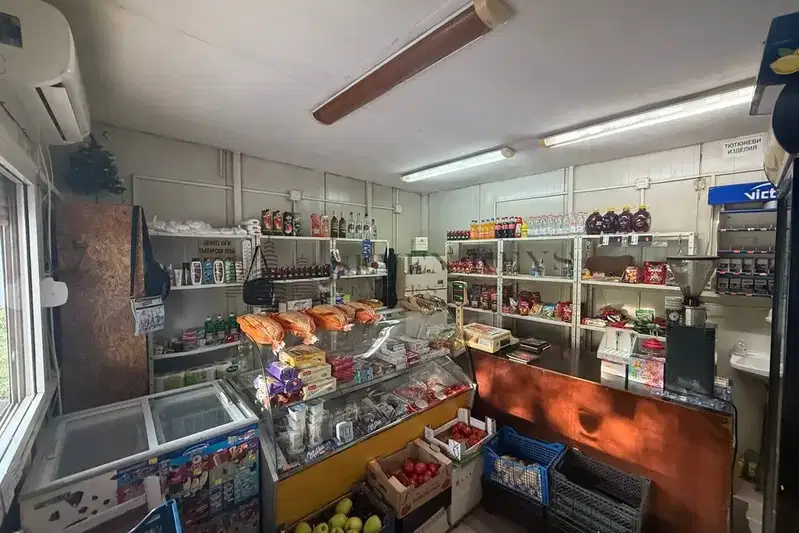 Shop in Varna, Vladislav Varnenchik 1