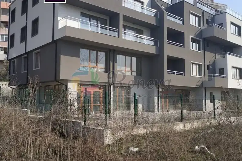 Shop in Varna, Vyzrajdane 1