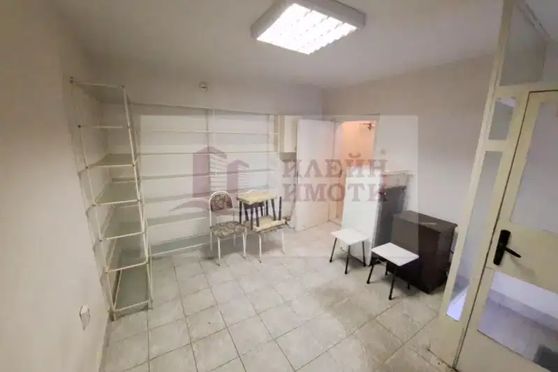 Магазин в Русе, Здравец Изток