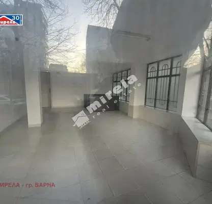 Снимка 4 — Магазин във Варна, Зимно кино Тракия