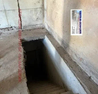 Снимка 4 — Магазин в Пазарджик, Септември
