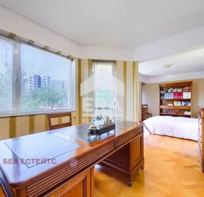 Photo 3 — 5-bedroom apartment in Студентски