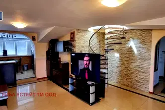 Многостаен апартамент в София, Белите брези
