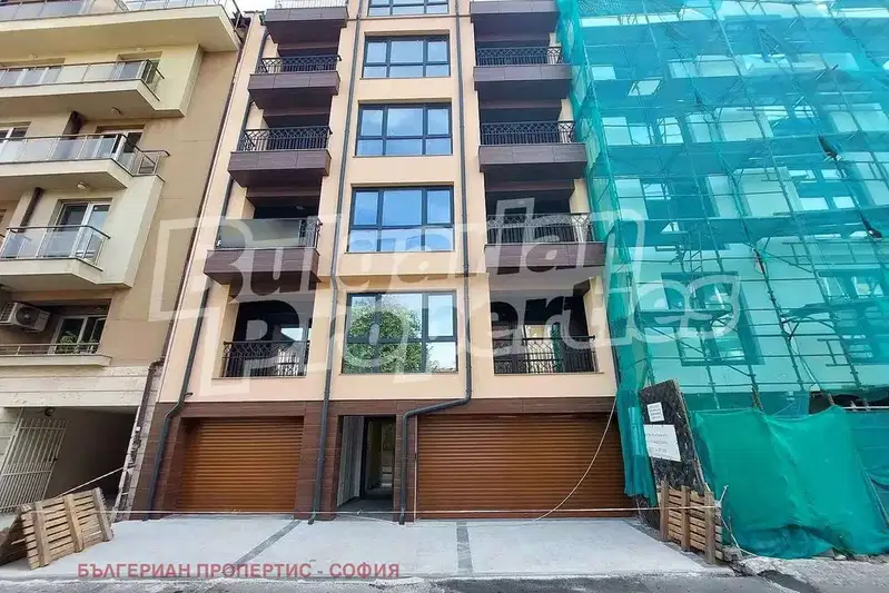 5-bedroom apartment in Sofiya, Centyr