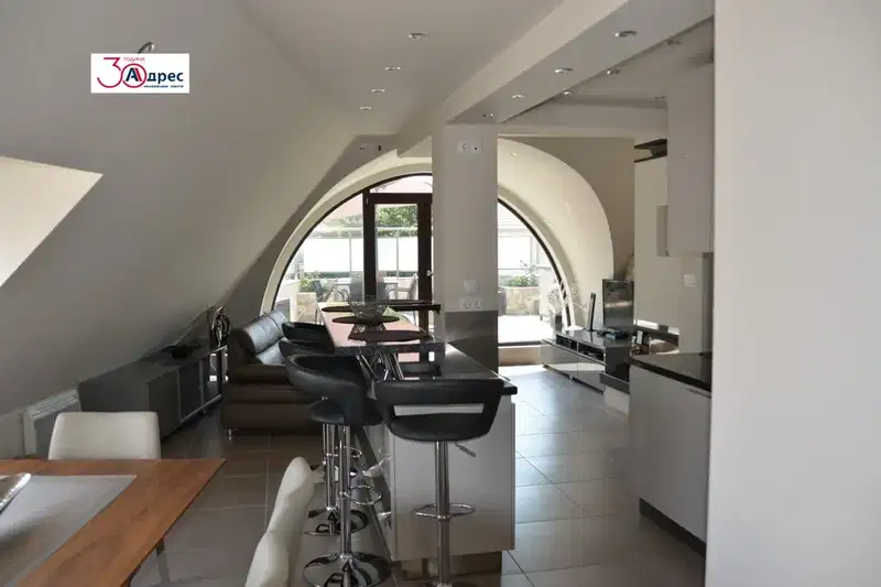 5-bedroom apartment in Dobrich, Centyr