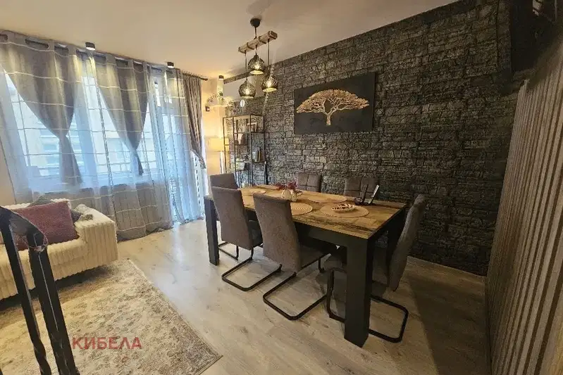 5-bedroom apartment in Pernik, Centyr