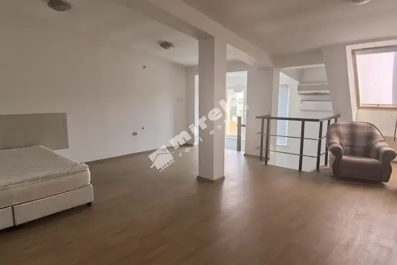 Maisonette in Yambol, Centyr