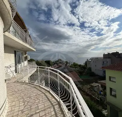 Снимка 5 — Многостаен апартамент във Варна, Галата
