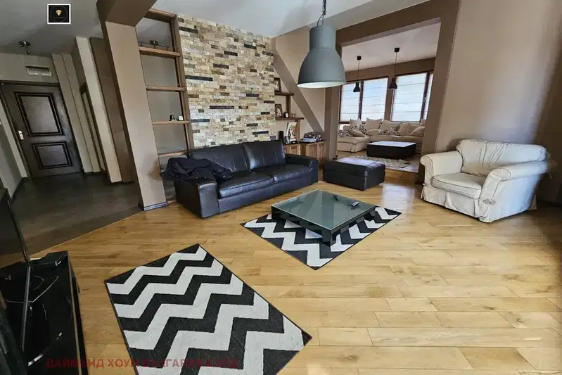 5-bedroom apartment in Plovdiv, Kamenica 1