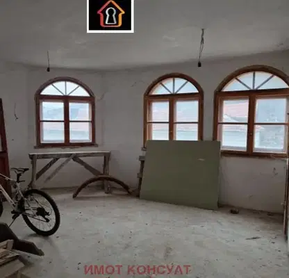 Снимка 5 — Многостаен апартамент във Враца, Кемера - Художник