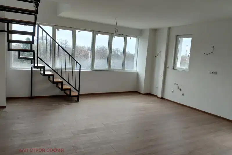 5-bedroom apartment in Sofiya, Triygylnika