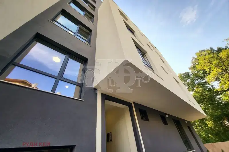 5-bedroom apartment in Varna, Vyzrajdane 2