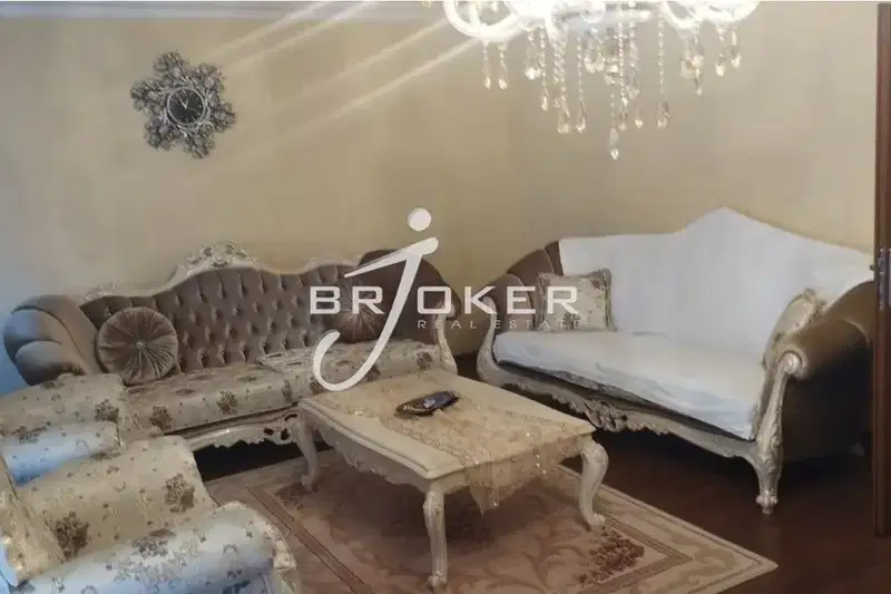 5-bedroom apartment in Kyrdjali, Vyzrojdenci