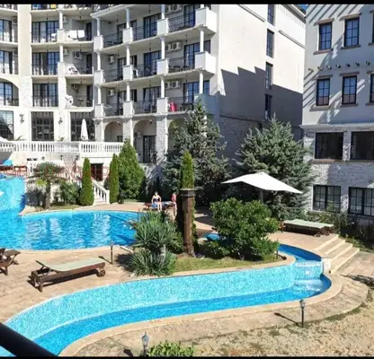 Снимка 3 — Многостаен апартамент в Бургас, Обзор