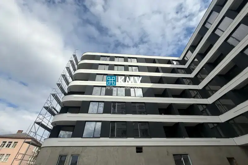 Office in Студентски