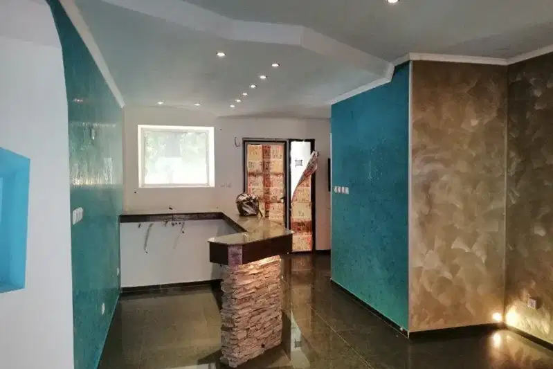 Офис в София, Белите брези