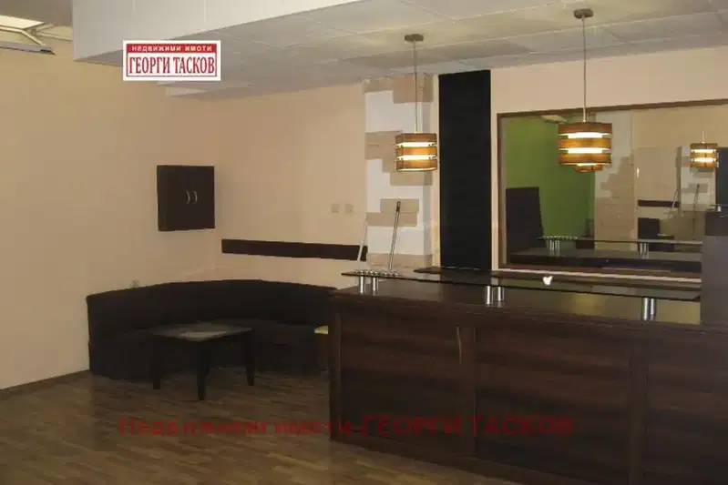 Office in Ruse, Centyr