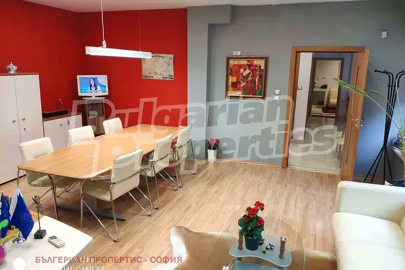Office in Sofiya, Centyr