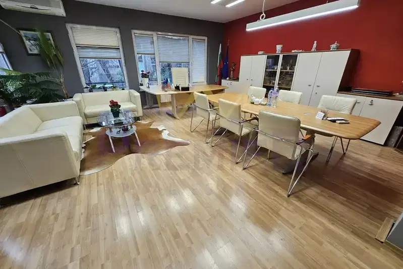 Office in Sofia, Centyr