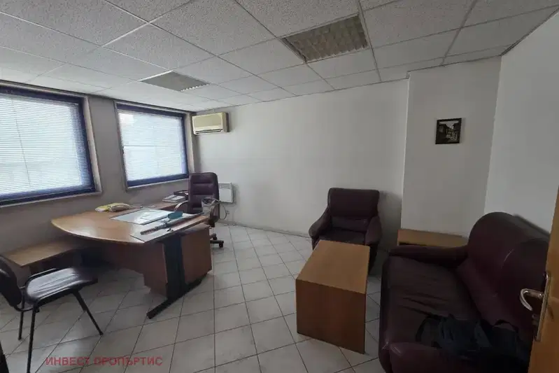 Office in Sofiya, Centyr