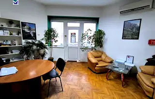 Офис във Враца, Център