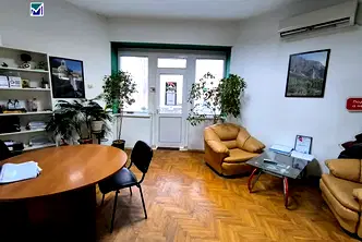 Офис във Враца, Център