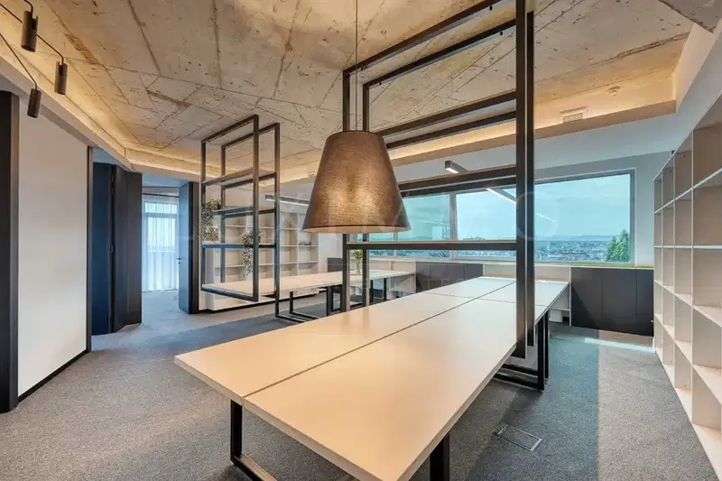 Office in Sofiya, Centyr
