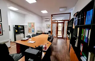 Офис във Варна, Център