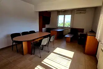 Офис в Перник, Център