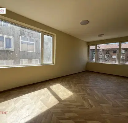 Photo 2 — Office in Gabrovo, Centyr