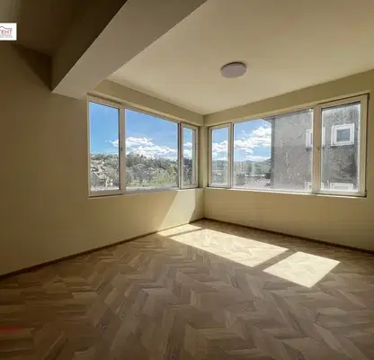 Photo 3 — Office in Gabrovo, Centyr